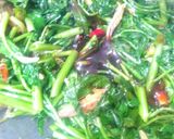 Foto langkah ke 5 dari resep Tumis kangkung teri gundul.
