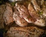 Foto del paso 2 de la receta: Pollo marinado con hierbas y oliva