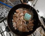 Foto del paso 3 de la receta: Pollo al champiñón con papas doradas