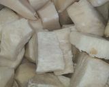 A picture of step 1 of Fried yam with egg.