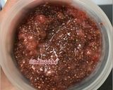 Foto langkah ke 4 dari resep Keto Strawberry Chia Jam.
