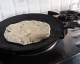 A picture of step 6 of Palak paratha.