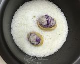 Hình bước làm 3 của món Cơm rắc gia vi chả thịt bằm nhồi khoai tây bắp cải tím