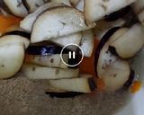 Foto langkah ke 1 dari resep Eggplant Omelette / Dadar Terong (449).