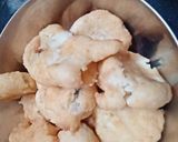 A picture of step 3 of Dahi Vada / Dahi Bhalla.