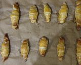 Foto langkah ke 2 dari resep Mini Croissant Cheese Puff Pastry.
