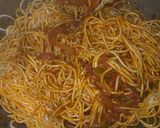 A picture of step 4 of Noodles in Spicy Pasta Sauce.