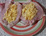Foto del paso 1 de la receta: Pechugas rellenas con queso 🧀 y salsa roja