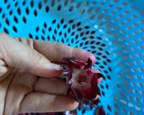 Hình bước làm 2 của món Mứt hoa bụp giấm hay hoa bụt giấm ngào đường