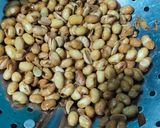 Foto langkah ke 4 dari resep 331. Kacang Kedelai Goreng untuk Cemilan atau toping Masakan.
