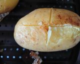 A picture of step 5 of Jacket Potatoes.