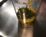 Une image de l'étape 2 de Sauce salade sucrée salée à la moutarde américaine, melfor et huile de noix.