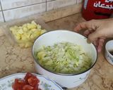 صورة لخطوة 1 من وصفة سلطة الخضار و المشمشية