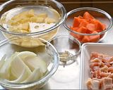 Foto del paso 1 de la receta: Curry japonés con pollo, sin pastillas (カレーライス)