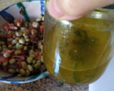 Foto del paso 5 de la receta: Ensalada de habitas baby en aceite con anchoas en conserva