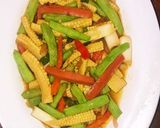 Foto langkah ke 3 dari resep Tumis Baby Corn dan Buncis.