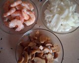 Foto del paso 1 de la receta: Rissois con relleno de langostinos y cogumelos