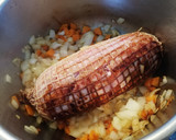 Foto del paso 1 de la receta: Redondo de cerdo en salsa con castañas 🌰
