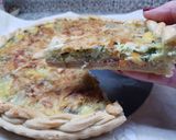 Foto del passaggio 8 della ricetta Quiche di pasta brisè con carciofi 🥧