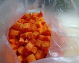 Foto del paso 2 de la receta: Tortilla de zanahoria y arvejas sin huevo apto vegano