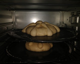 Foto del paso 7 de la receta: Pan de muerto relleno de queso crema y chocolate abuelita
