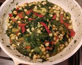 Foto del paso 1 de la receta: Garbanzos con verduras y zapallo salteado en aceite oliva