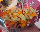 Foto del paso 2 de la receta: Botana tijuanense(chicharrones locos)