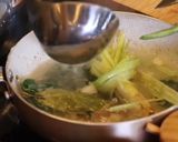 Foto langkah ke 6 dari resep Soto Ayam Favorit Anak dan Keluarga: Rebus Ayam CUKUP 2 MENIT SAJA!.