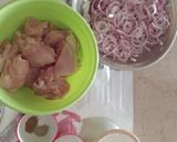 A picture of step 1 of Lacha White chicken curry.