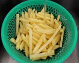 Foto langkah ke 2 dari resep French fries/ kentang goreng (frozen food).