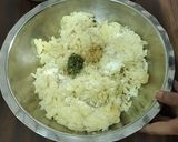 A picture of step 2 of Ragda Patties.