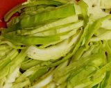 A picture of step 1 of Chicken chow mein.
