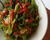 Foto langkah ke 4 dari resep Tumis kangkung pedas.