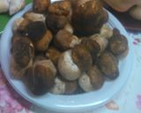 Foto del passaggio 3 della ricetta Insalata di porcini rucola grana😃