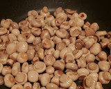 Foto del paso 2 de la receta: Revuelto de champiñones y queso🍄🧀
