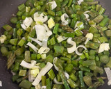 Foto del paso 4 de la receta: Arroz blanco salteado con espárragos trigueros