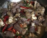 Foto langkah ke 1 dari resep Oseng buntut.