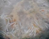 A picture of step 3 of Veg Thalumein Soup.