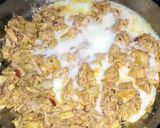 A picture of step 6 of Puff chicken bread.