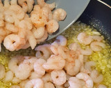 Foto del paso 2 de la receta: Revuelto de gambas y champiñones