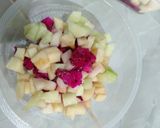 Foto langkah ke 4 dari resep Salad Buah Yogurt Cimory.