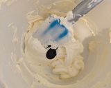 A picture of step 12 of Frog cake 🐸.