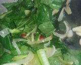 Foto langkah ke 4 dari resep Tumis Sawi Hijau & Tahu Saos Tiram.