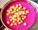 बीटरूट पूरी और बीटरूट रायता (Beetroot Puri aur Beetroot Raita recipe in Hindi) रेसिपी चरण 11 फोटो