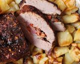 Foto del paso 6 de la receta: 🥩🥓🫑🥔Colita de cuadril rellena con morrón y panceta, con papas, al horno 🥔🫑🥓🥩