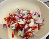 Foto langkah ke 3 dari resep Cumi kuah pedas.