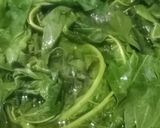 Foto langkah ke 1 dari resep Oseng Daun Pepaya.
