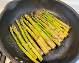 Foto del paso 1 de la receta: Espárragos a la mantequilla