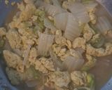 Foto langkah ke 3 dari resep Cah Telur Sawi Putih.