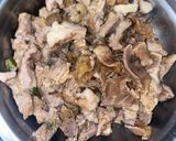 รูปขั้นตอนการทำที่ 5 ของ สูตรก๋วยเตี๋ยวน้ำตกเนื้อ